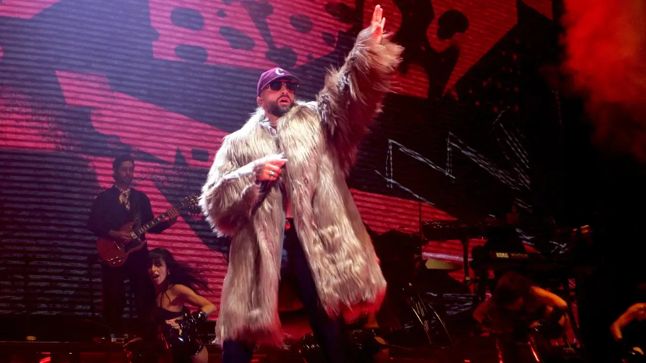 En la foto: Maluma cantando en Nueva York